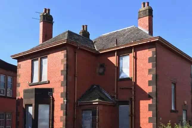 Detached House for Sale in Glasgow G21