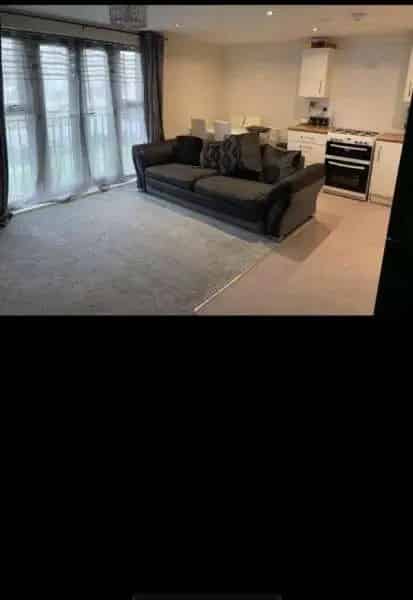 Brand New 1 Bedroom Ground Floor Flat King Size Bed Bath Shower Open Plan