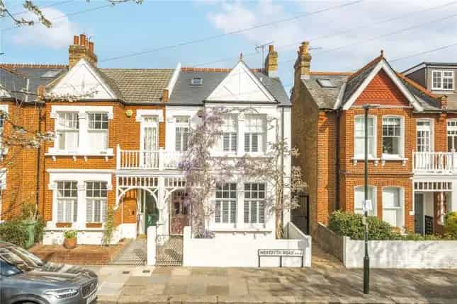 Four Bedroom Semi Detached House Barnes London