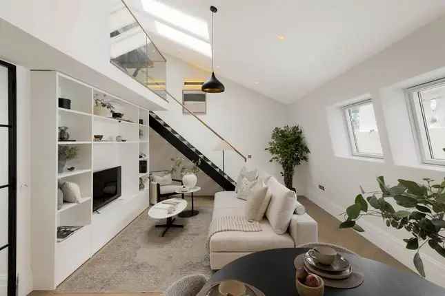 Flat for sale in Redcliffe Gardens, Chelsea, London SW10