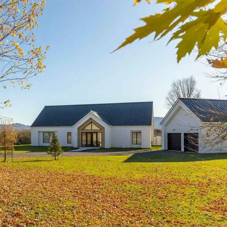 Scandinavian Home with Mountain Views Pool and Garage