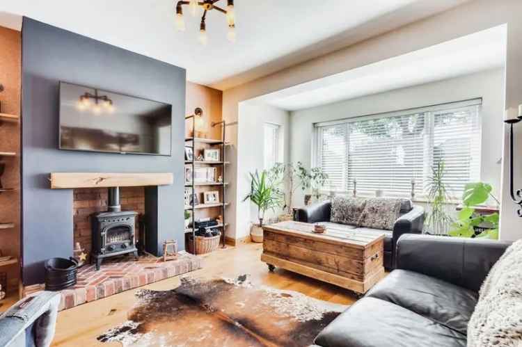 3 Bedroom Semi Detached House Wakefield WF2