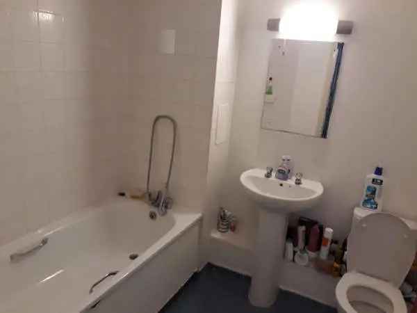 2 Bed Flat Near Retail Park 2nd Floor New Build