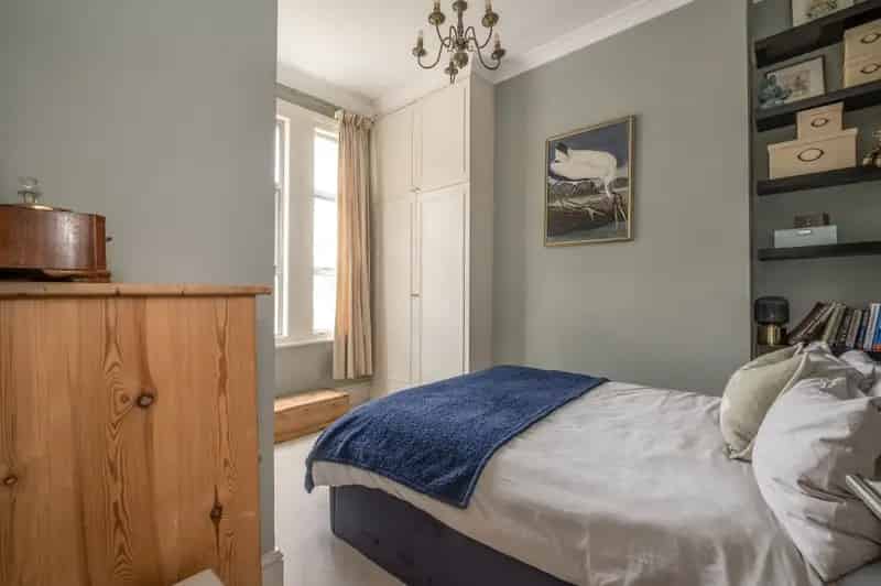 2 Bedroom Victorian Flat for Sale East Putney