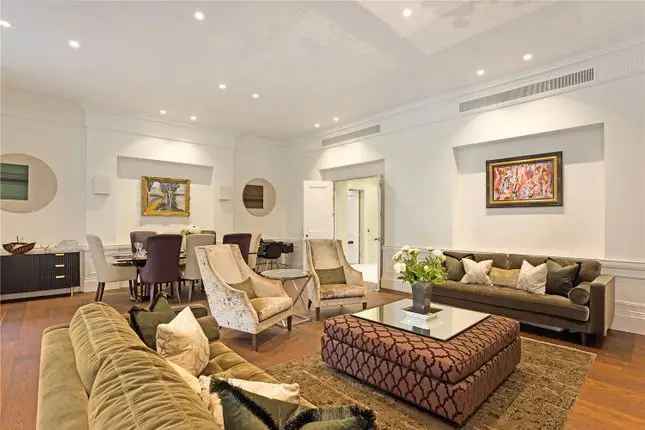 Flat for sale in Park Lane, Mayfair, London W1K