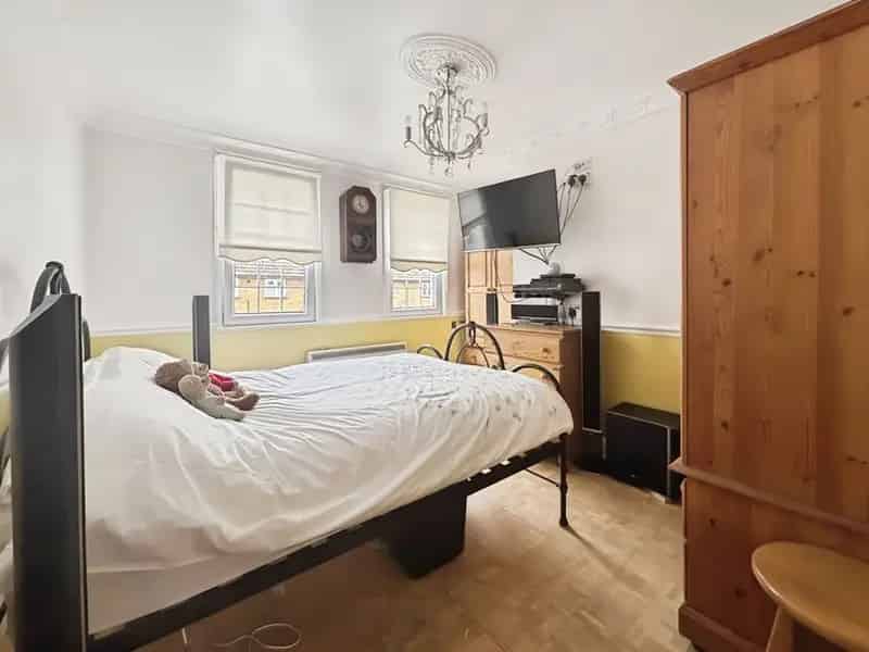 2 bedroom Mid Terrace House for sale, London, E16