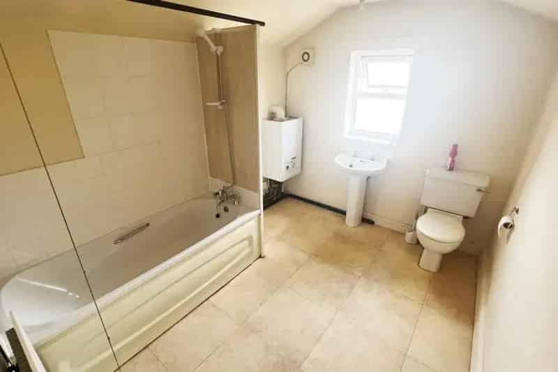 Two Double Bedroom Terraced House with Courtyard Available Now
