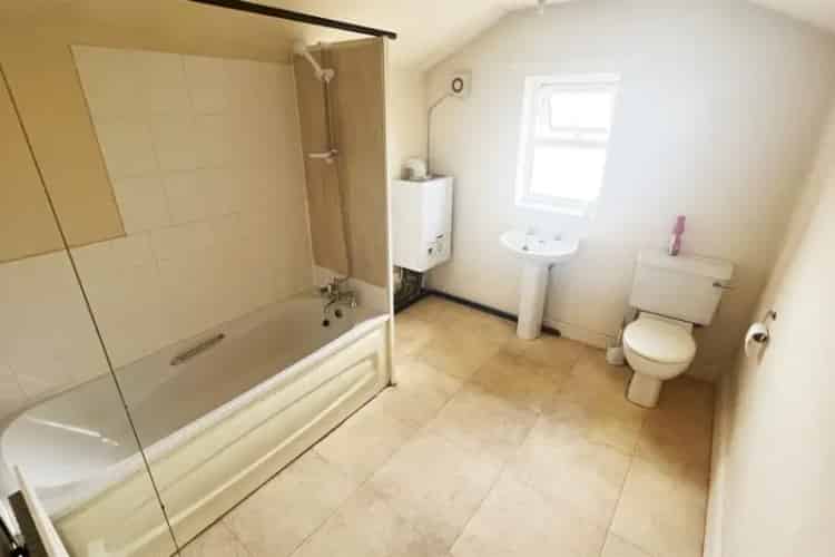 Two Double Bedroom Terraced House with Courtyard Available Now