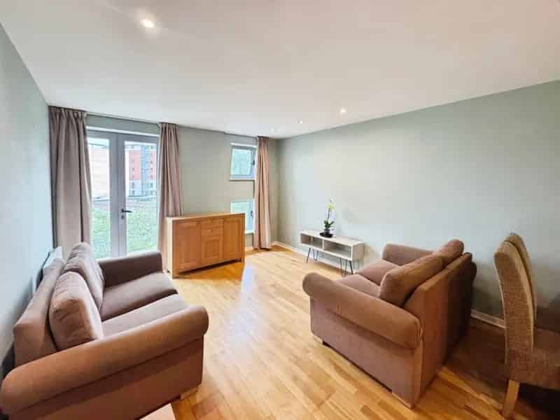 2 bedroom Flat
 For Sale