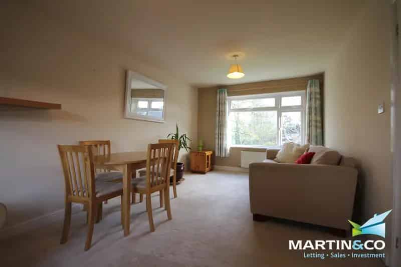 2 Bedroom Flat Near QE Hospital Birmingham