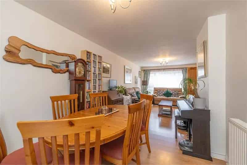 3 Bed Semi Detached House Buckstone Edinburgh