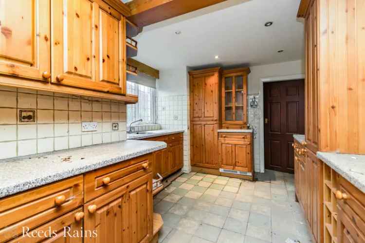 4 Bedroom Detached Farmhouse for Sale