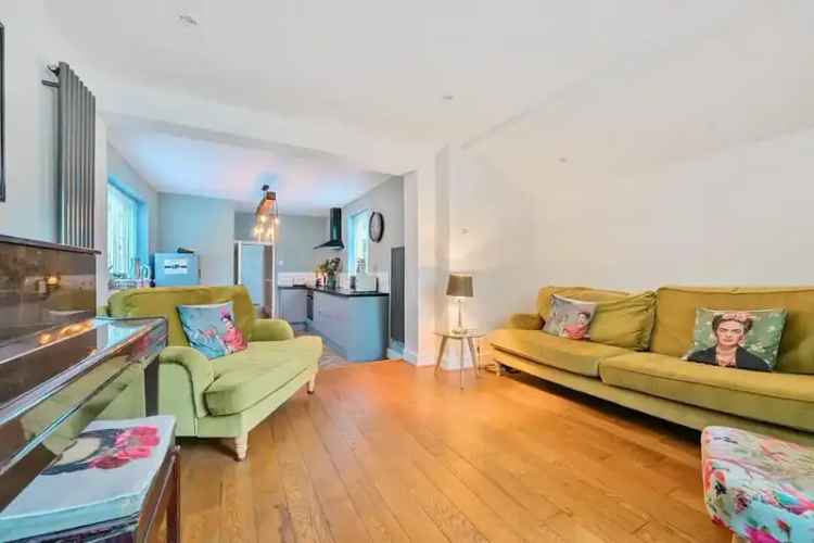 2 Bedroom Flat for Sale near New Barnet Station