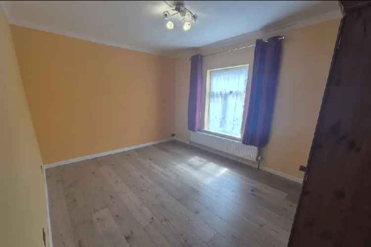 3 Bedroom Family Home Near Town Centre  Recently Refurbished