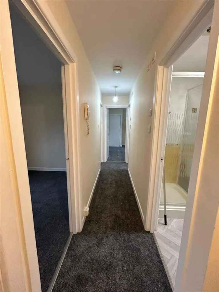3 Bedroom Flat Lansdowne Available Now