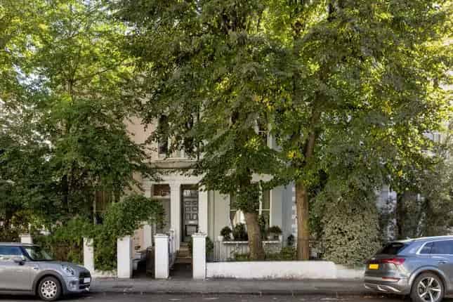 Flat for Sale Talbot Road London W2 High Ceilings Three Bedrooms