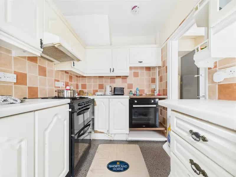 3 Bedroom End of Terrace House to Rent