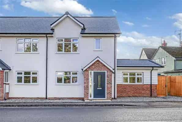 3-Bedroom Home Near Stansted Airport