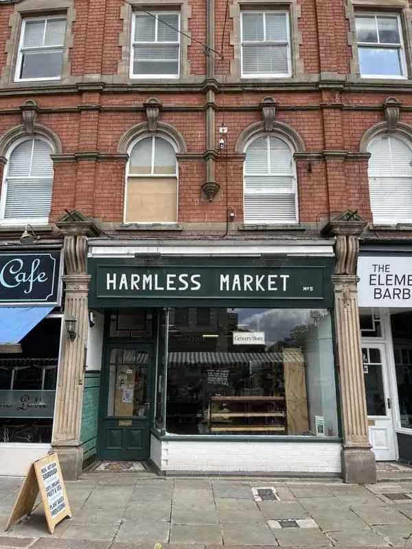  For Rent in 5, Market Place, Derbyshire Dales, England