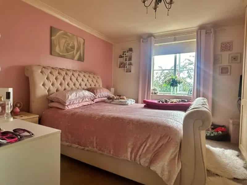 2 Bed Mid Terrace House For Sale - Town Centre Location