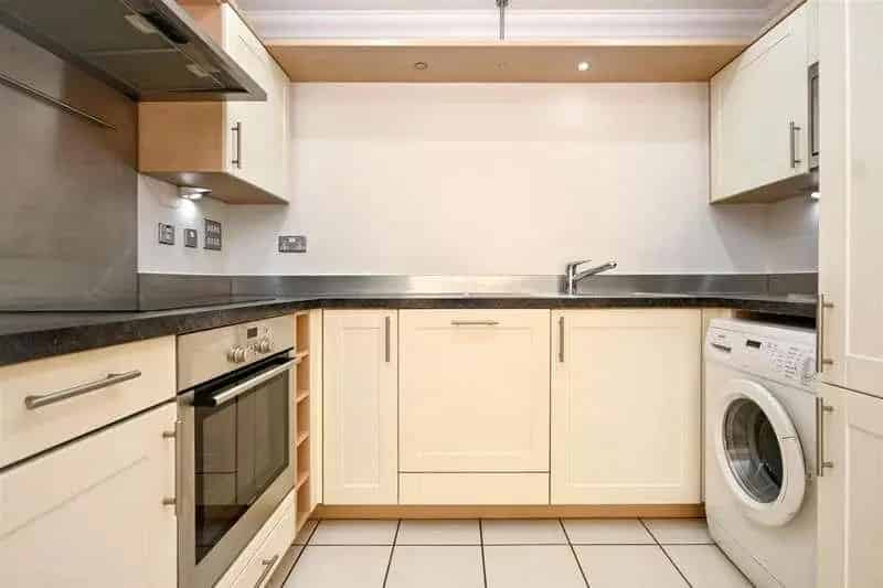 2 Bed Flat for Sale near Eastbourne Seafront