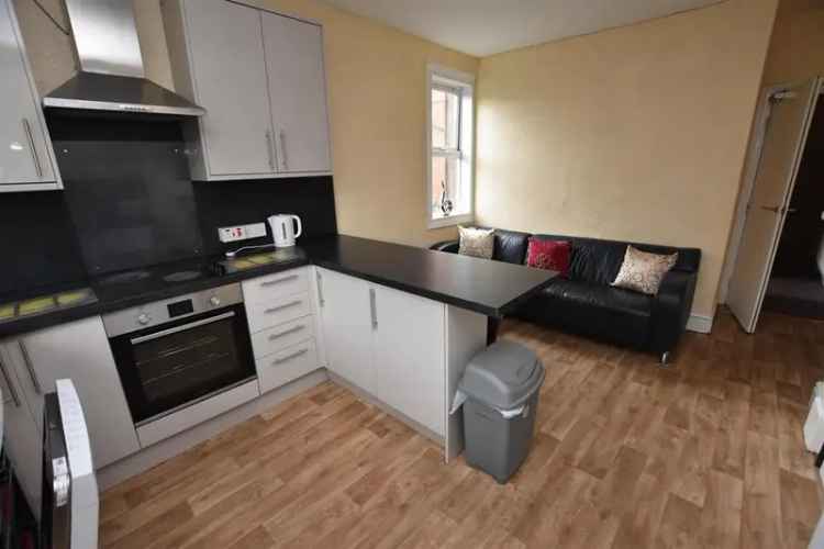 4 bedroom flat to rent