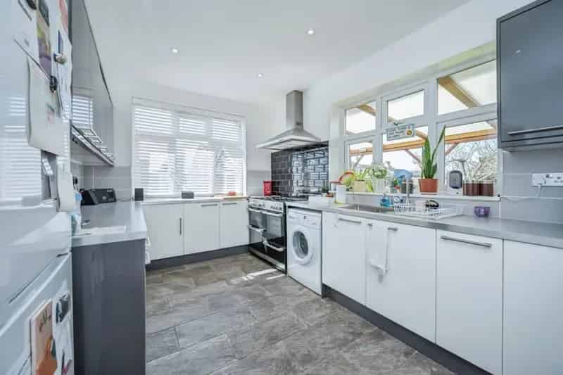 Three Bedroom Detached Bungalow East Dunstable