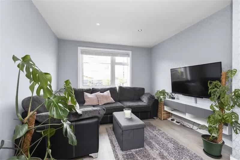 3 Bed Terraced House Near Schools and Amenities