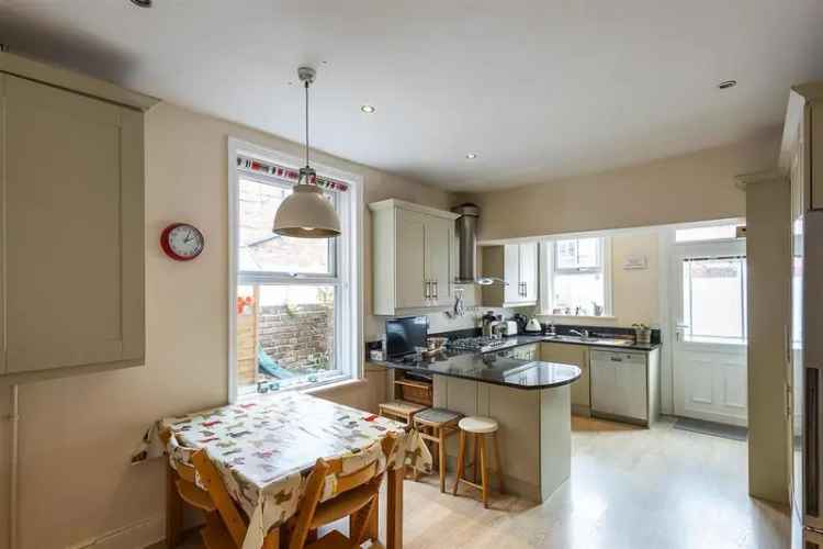 5 bedroom terraced house for sale