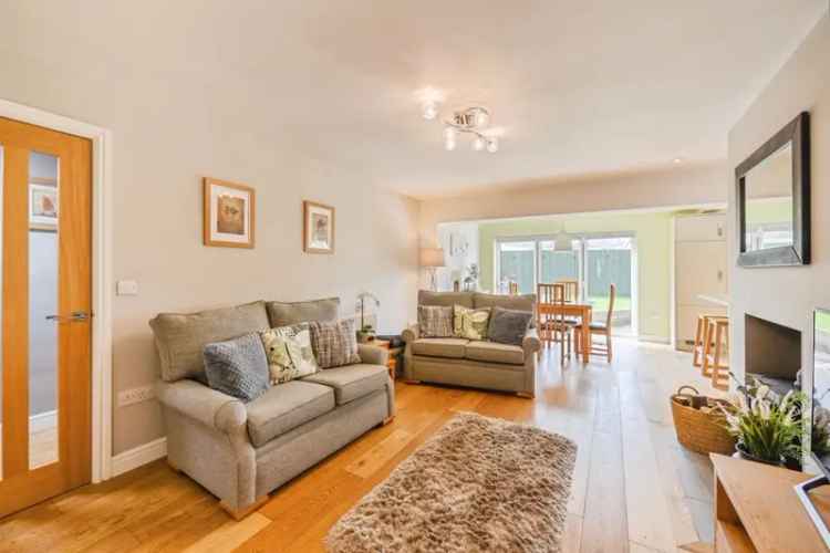 3-Bed Bungalow Hulland Ward Modern OpenPlan Ensuite Driveway Garden