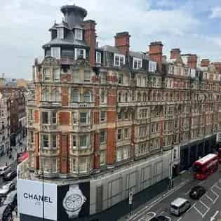 2 rooms flat of 279 m² in London