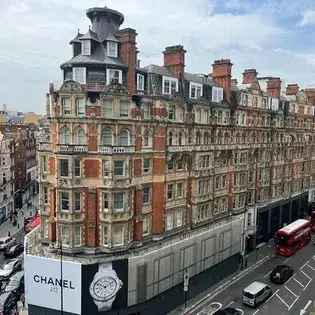 2 rooms flat of 279 m² in London