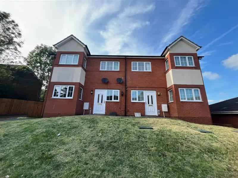 2 Bedroom Apartment for Sale near Kings Norton Green