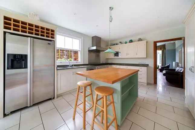 Detached house to rent in Gordon Road, London W5