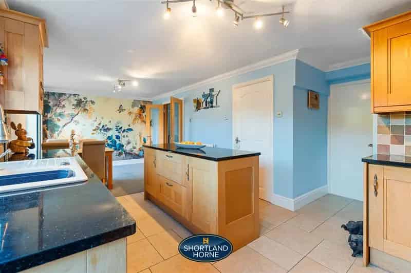 4 Bedroom Semi Detached House to Rent