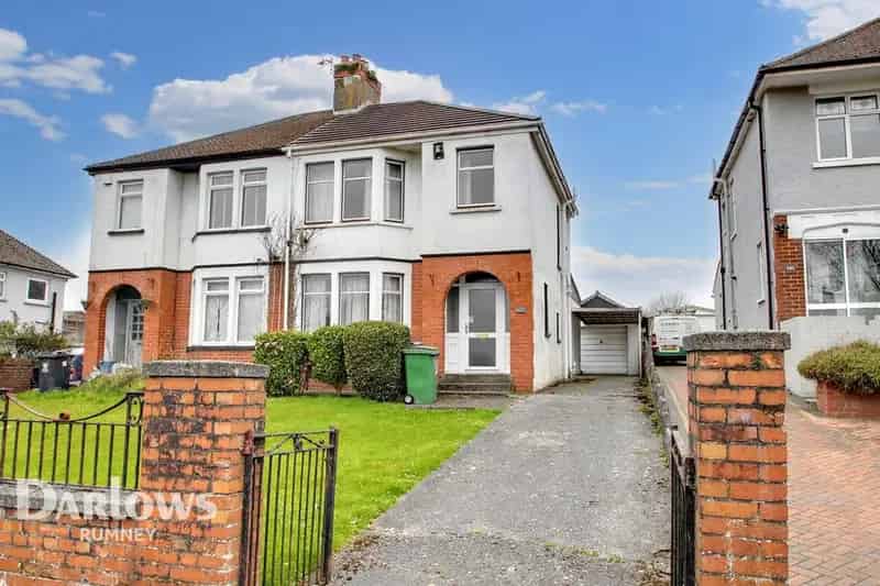 3 Bedroom Semi Detached House For Sale No Chain