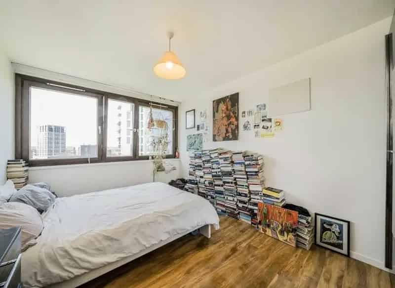 Bright 2-Bedroom Flat 750 sq ft Near Manor House