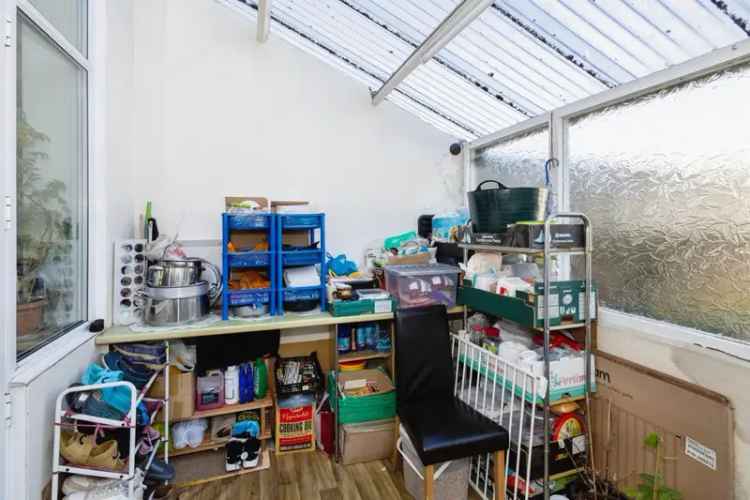 5 Bed House Laburnum Grove Family Home Large Garden