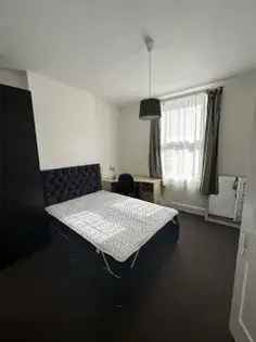 3 rooms house of 82 m² in London