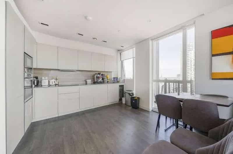 2 Bed Flat for Sale Woodberry Down 796 Sqft