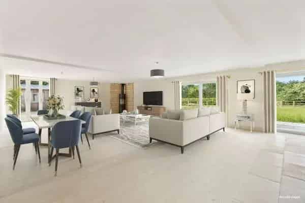 5 Bedroom Barn Conversion Near Burford