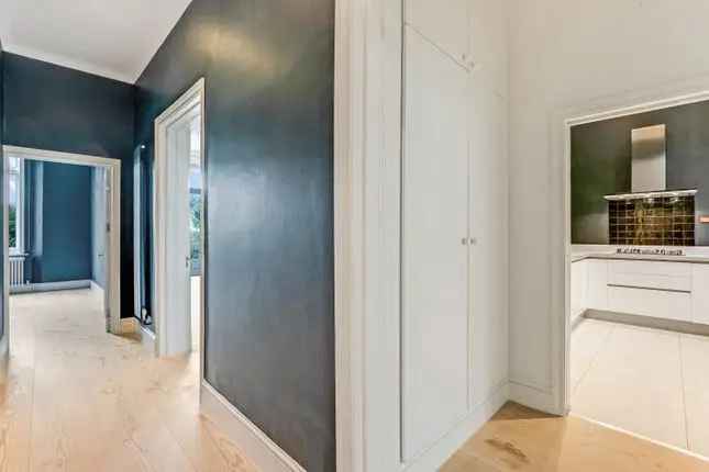 Flat for sale in Belsize Park, Belsize Park NW3