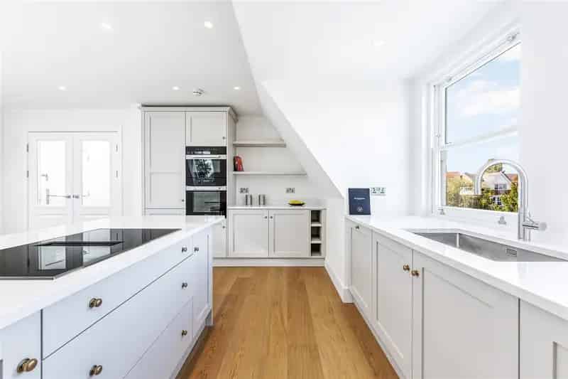 2 Bedroom Penthouse Apartment with Stunning Views