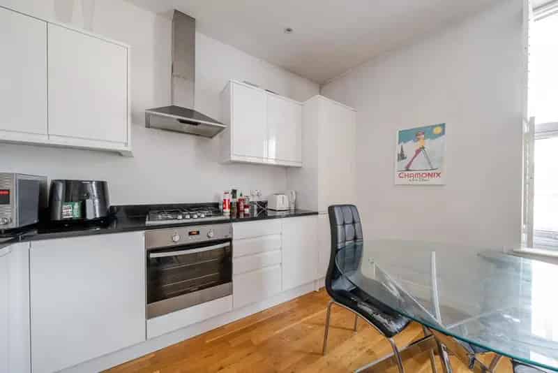 Two Double Bedroom Apartment Balham First Time Buyer Investor