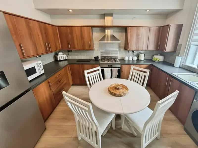 2 Bedroom House For Sale Near Motorway and Tram
