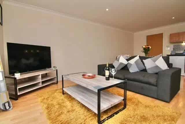 City Centre Apartment 2 Bed 1 Bath Allocated Parking No Chain