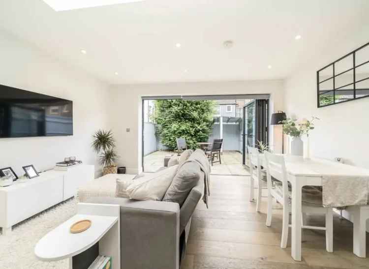 Two Double Bedroom Garden Flat Tooting