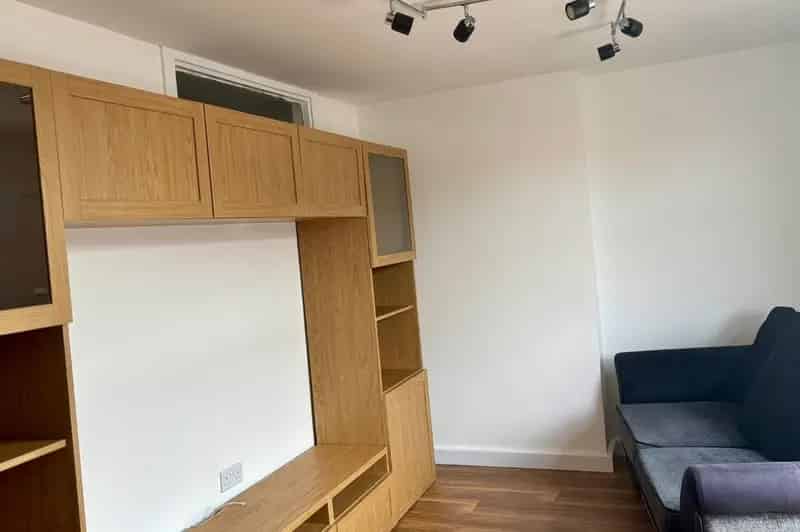 3 Bedroom Flat to Rent Crewe Cheshire CW1 Available Immediately