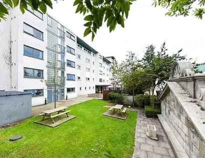 1 Room Flat 53 m² Aberdeen Ensuite Bathroom Communal Kitchen