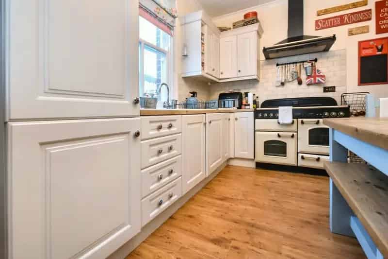 Spacious Two-Bedroom Terraced House in WF12